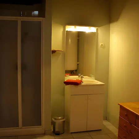 Chez Louve Bleue Bed & Breakfast *