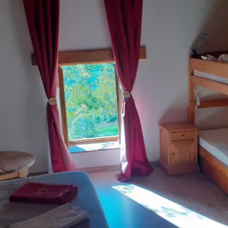 Chez Louve Bleue Bed & Breakfast