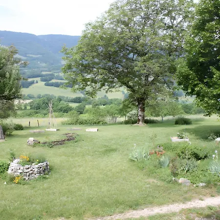 Chez Louve Bleue Bed & Breakfast Hotonnes